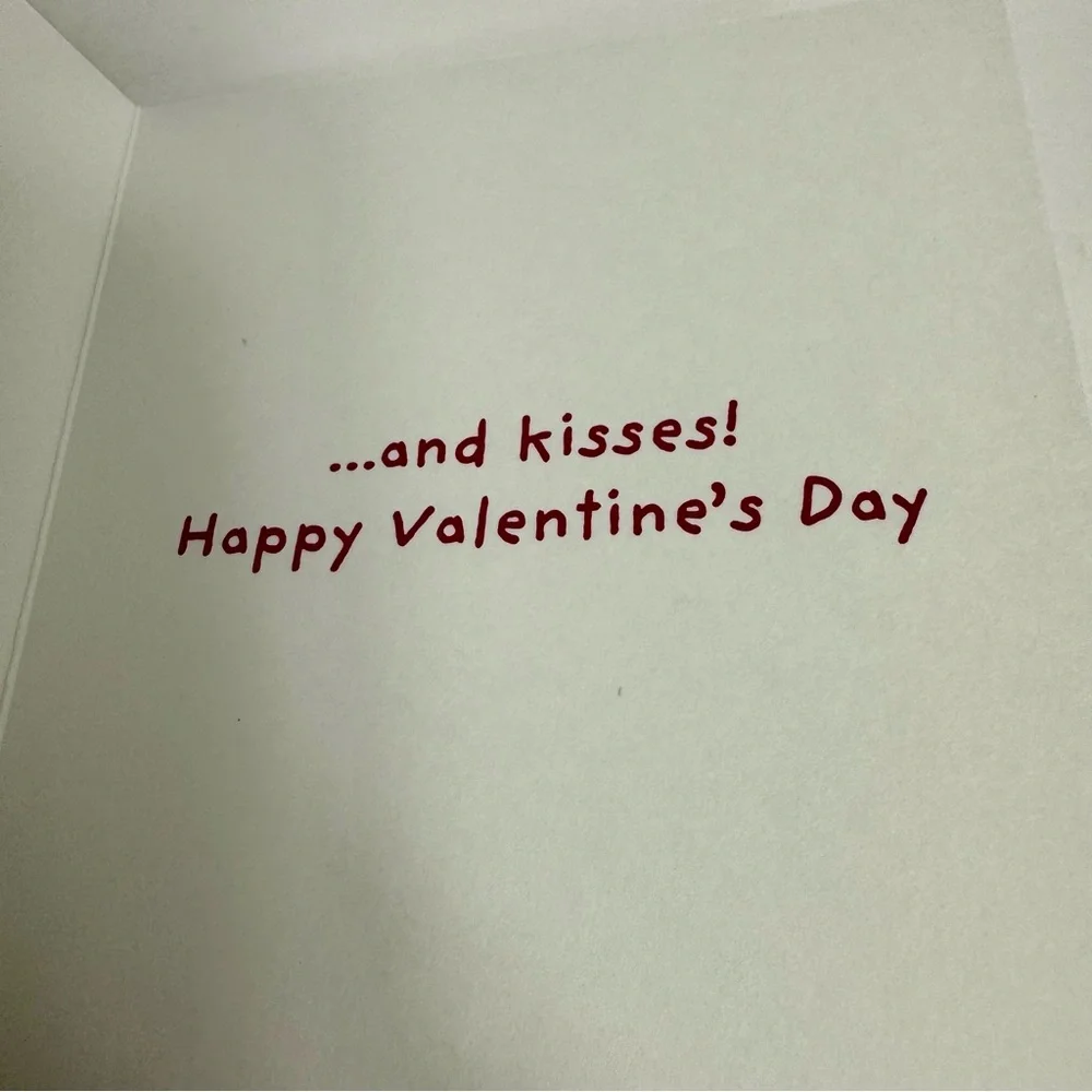 6 Avanti Greeting cards- Mouse holding hugs candy Holiday: Valentines Day